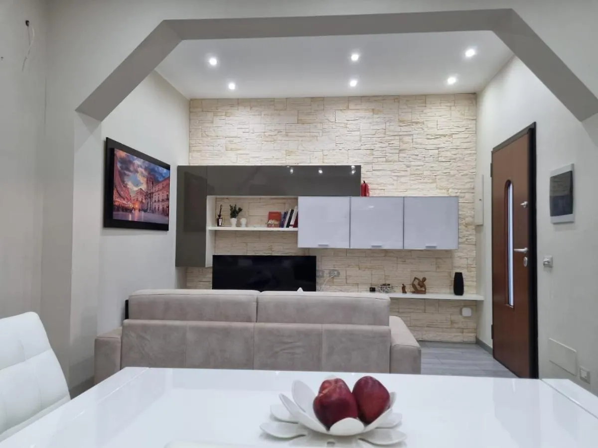 Chista E A Zita. Villa Syracuse